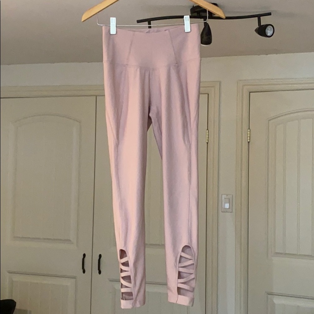 Light pink Apana leggings